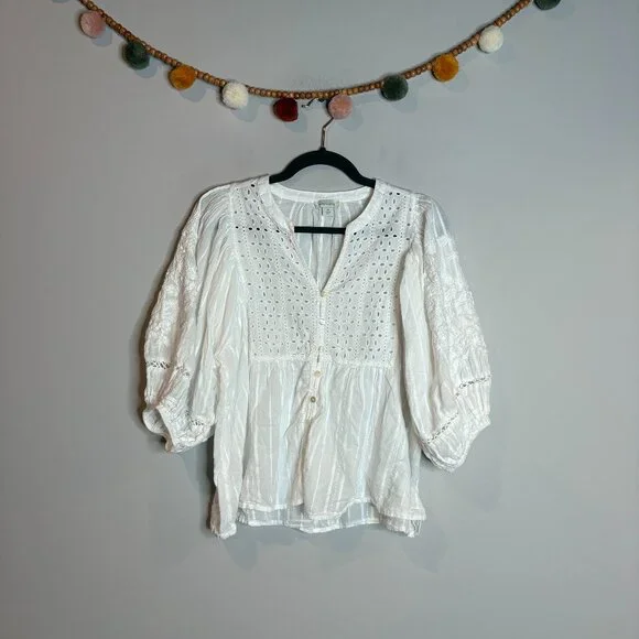 Sundance white eyelet bishop sleeve blouse - Picture 2 of 7